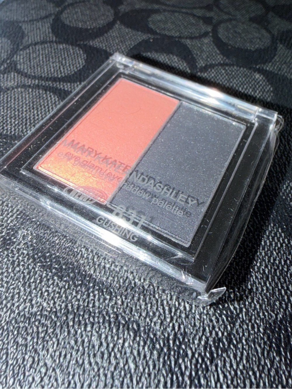 NEW Mary Kate & Ashley Dual Eyeshadow Palette - Gushing